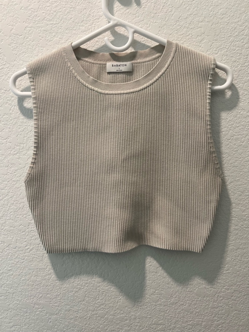 Babaton by Aritzia Ribbed Cropped Sweater Tank Top Size Large Oatmeal Beige